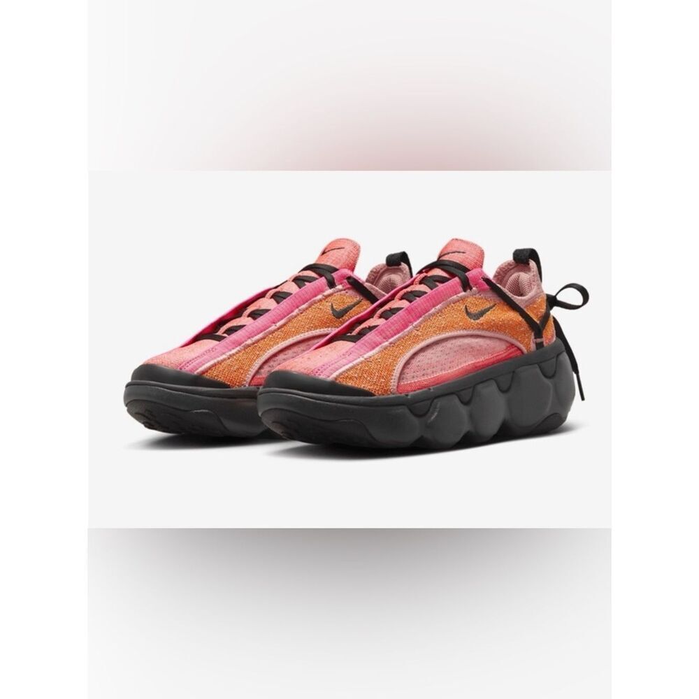 New Nike Flyknit Bloom sneakers. Size 8